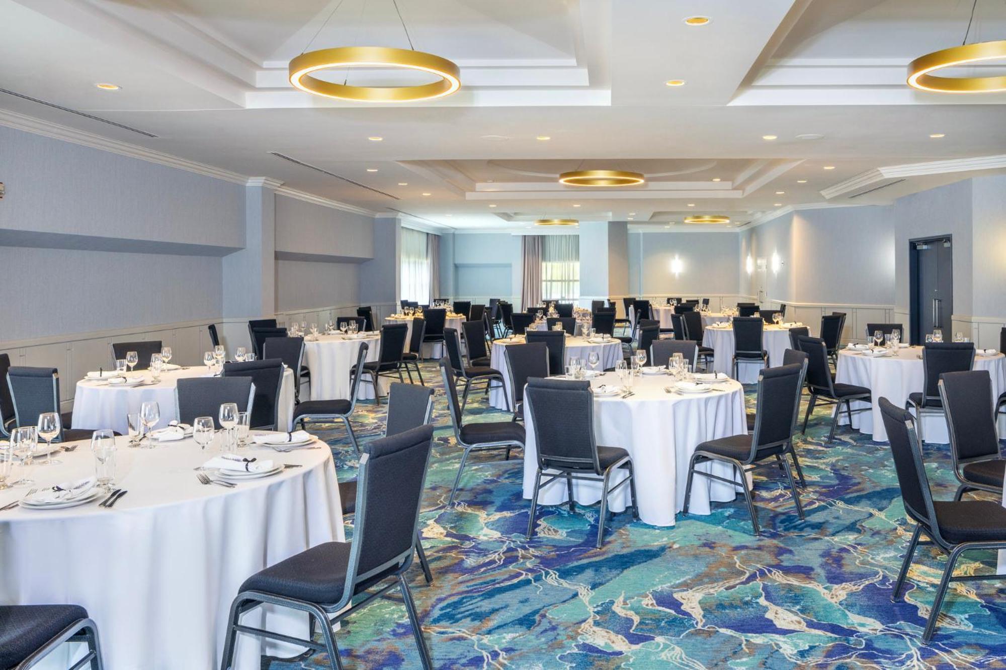 Holiday Inn Laval Montreal By Ihg Екстер'єр фото