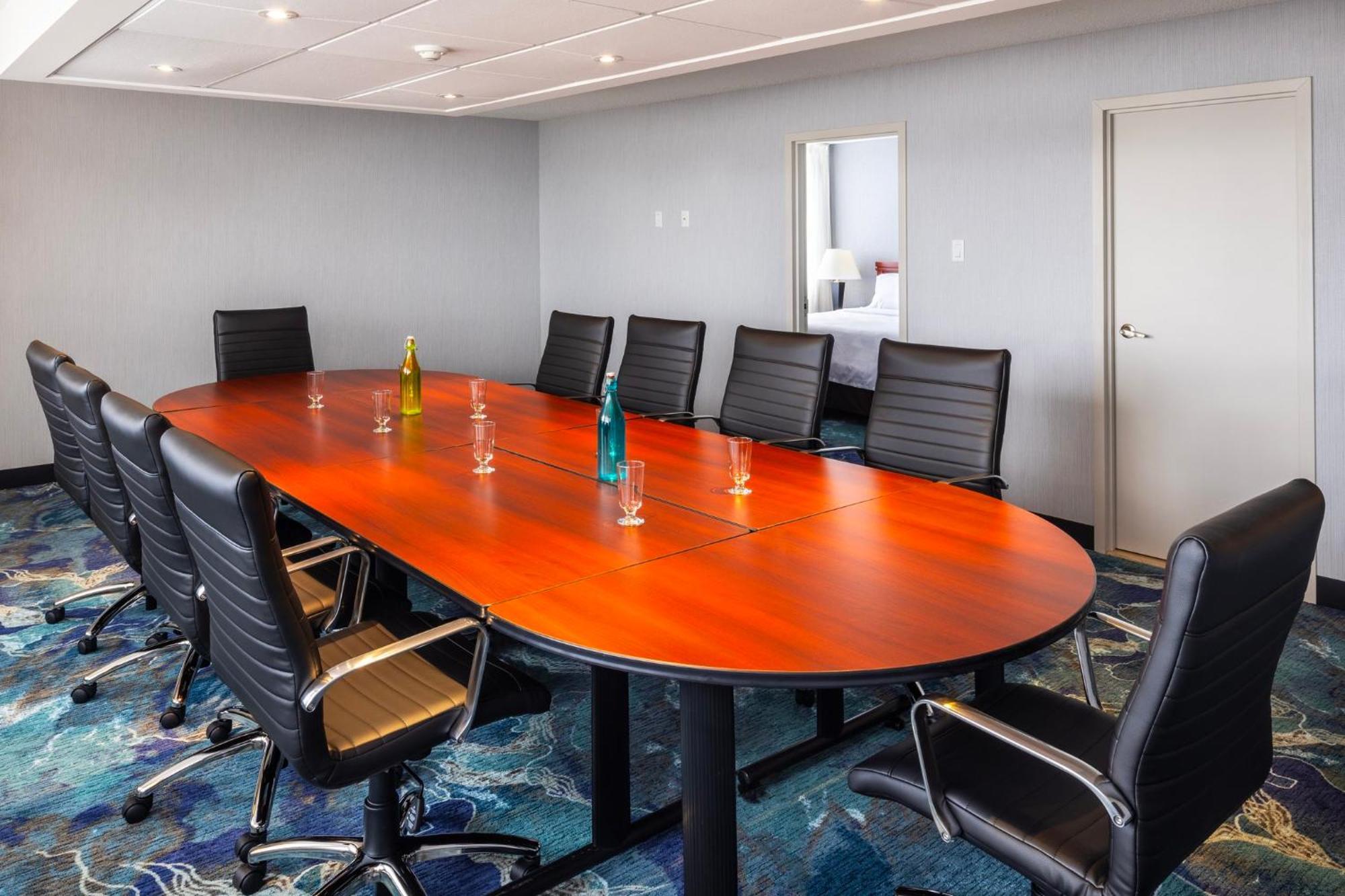 Holiday Inn Laval Montreal By Ihg Екстер'єр фото