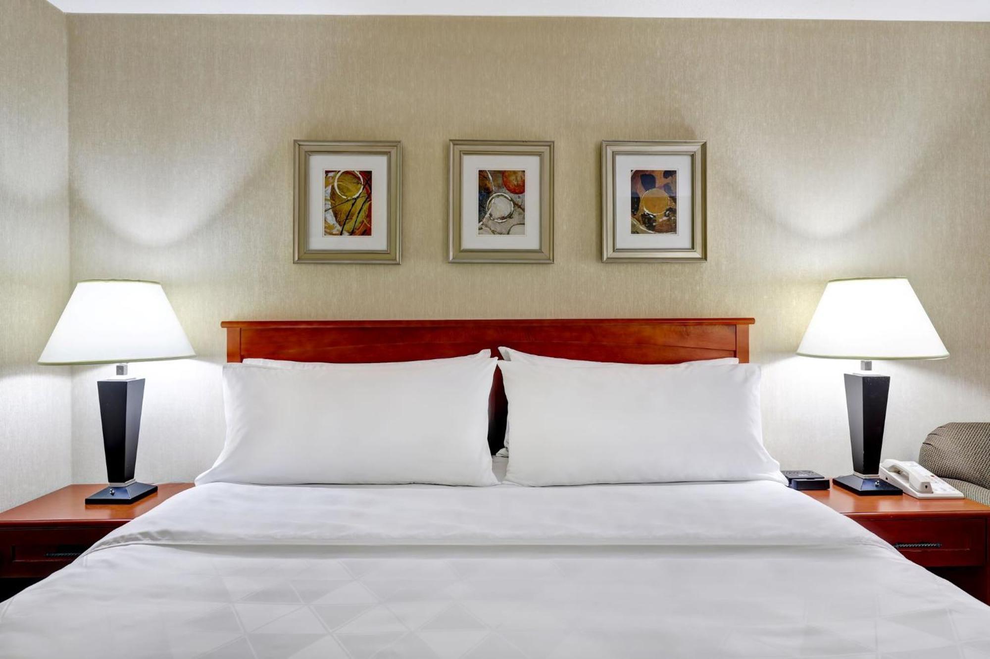 Holiday Inn Laval Montreal By Ihg Екстер'єр фото